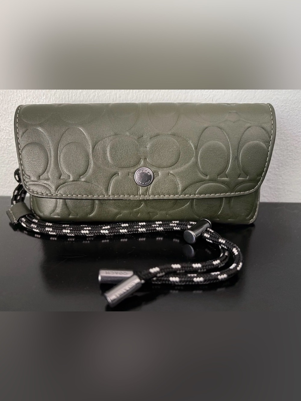 COACH Sunglass Eyeglass Case Dark Shamrock Green Logo Embossed Leather/ Adj Cord